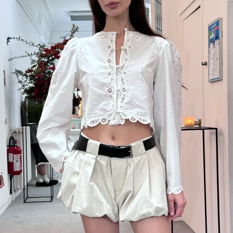 White Embroidered Hollow out Long Sve round Ne irt Women's Commute Sle Korean Version Cotton Straight Cut irt
White Embroidered Hollow out Long Sve round Ne irt Women's Commute Sle Korean Version Cotton Straight Cut irt