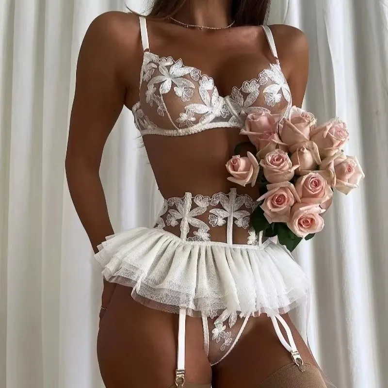 Luxury Flower Embroidered Bra Thong 3Pcs Sets With Ruffles Peplum Transparent Underwear Woman Suits Erotic Sexy Lingerie Set
Luxury Flower Embroidered Bra Thong 3Pcs Sets With Ruffles Peplum Transparent Underwear Woman Suits Erotic Sexy Lingerie Set