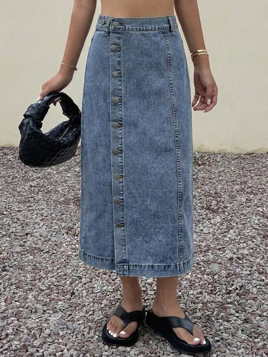 Women Single-Breasted Denim Midi Skirt Casual Beach Vacation Style
Women Single-Breasted Denim Midi Skirt Casual Beach Vacation Style