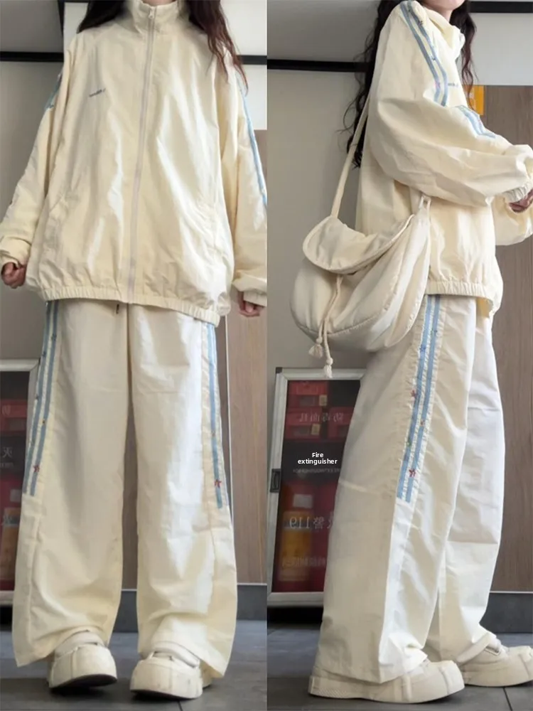 Casual Sportswear Set Women's Spring Autumn Double Bar Hoodie Sweatpants Two Piece Set for Junior And High School Students
Casual Sportswear Set Women's Spring Autumn Double Bar Hoodie Sweatpants Two Piece Set for Junior And High School Students
