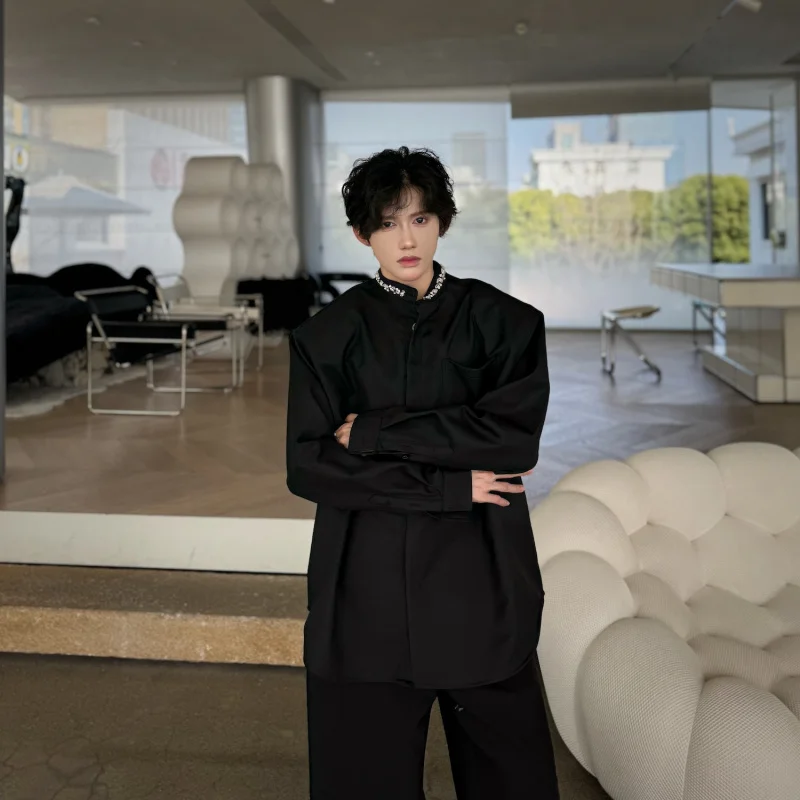 Мужская летняя рубашка с длинным рукавом, воротником-стойкой, пуговицами и декоративными элементами, из полиэстера, повседневная, модная
Мужская летняя рубашка с длинным рукавом, воротником-стойкой, пуговицами и декоративными элементами, из полиэстера, повседневная, модная