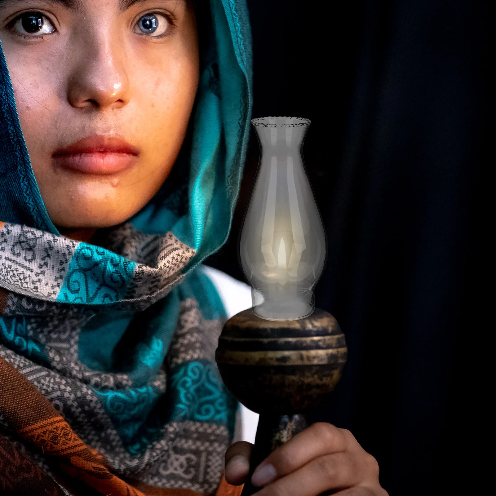 Retro Glass Lamp Cover Lamp Chimney Exquisite Oil Lampshade Transparent Design Outdoor Camping Light Cover Accessory
Retro Glass Lamp Cover Lamp Chimney Exquisite Oil Lampshade Transparent Design Outdoor Camping Light Cover Accessory