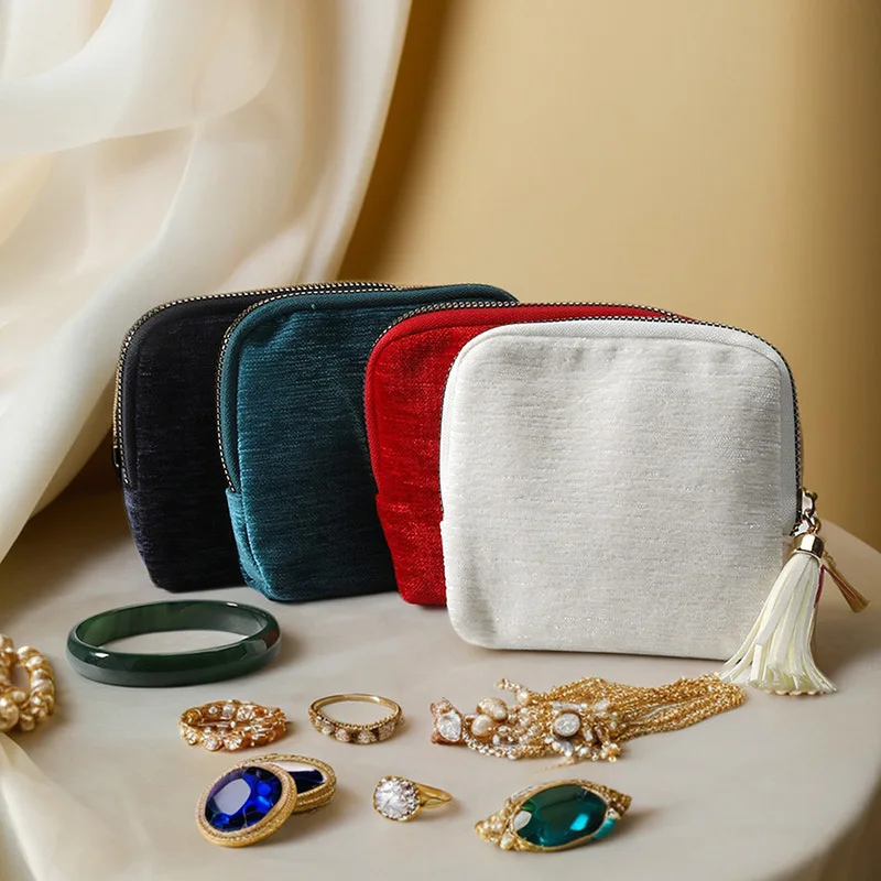 Exquisite Jewelry Storage Bag, Zipper Tassel Jewelry Bag, Satin Fabric Large-Capacity Multi-Layer Dust-Proof Bag
Exquisite Jewelry Storage Bag, Zipper Tassel Jewelry Bag, Satin Fabric Large-Capacity Multi-Layer Dust-Proof Bag