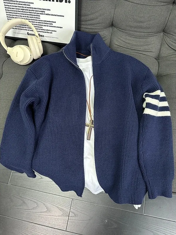 Американские футболки с открытым кардиганом, свитер, мужской осенне-зимний ленивый вязаный свитер irt Cleanfit с воротником-стойкой, джерт
Американские футболки с открытым кардиганом, свитер, мужской осенне-зимний ленивый вязаный свитер irt Cleanfit с воротником-стойкой, джерт