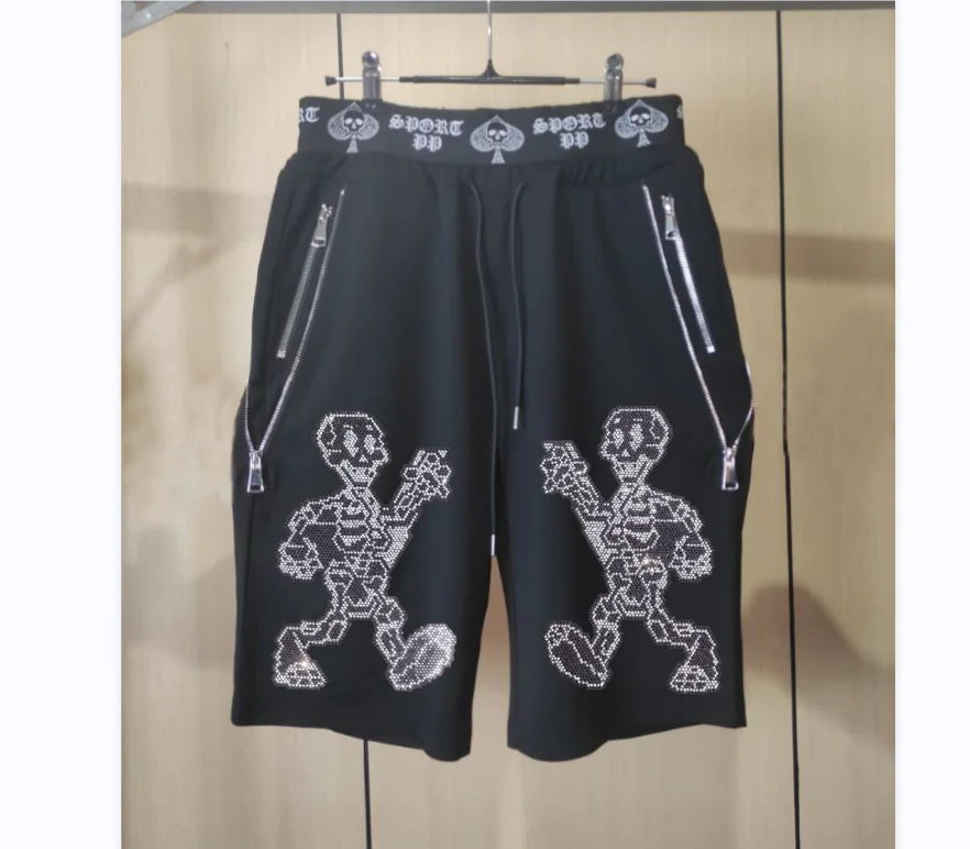 Designer Rhinestone Luxurious short pants New Summer Clothes Men's pants Sport Street wears
Designer Rhinestone Luxurious short pants New Summer Clothes Men's pants Sport Street wears