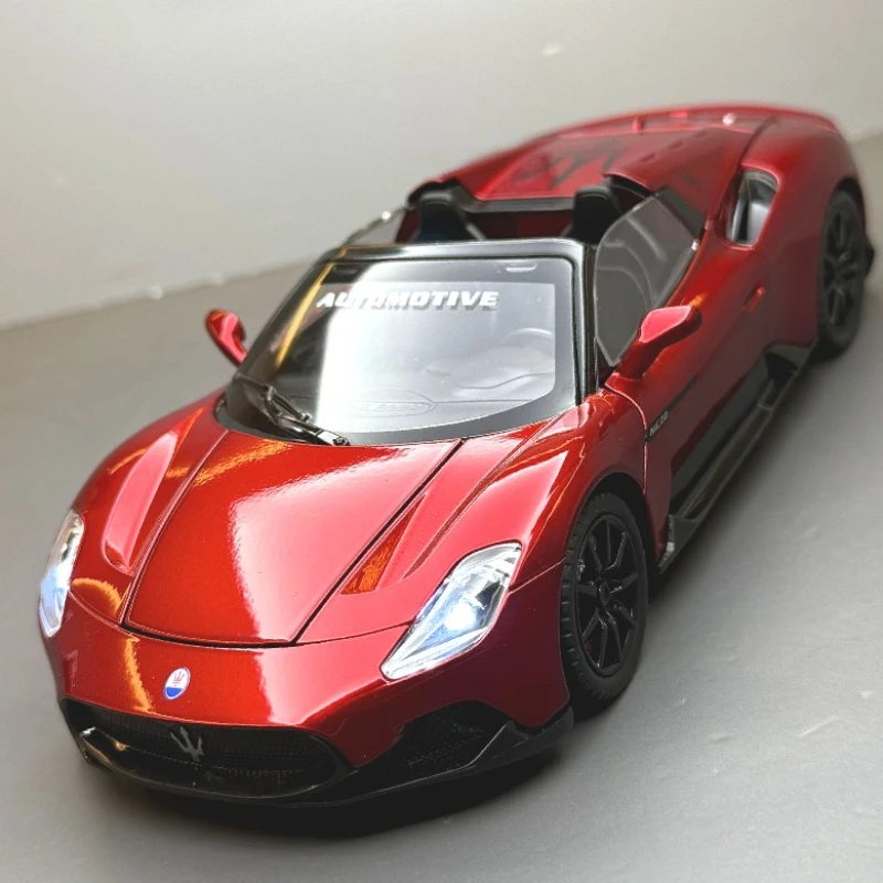 Новая коллекционная модель детской игрушки-модели автомобиля 1:24 MC20 Roadster со звуком и светом, настольное украшение
Новая коллекционная модель детской игрушки-модели автомобиля 1:24 MC20 Roadster со звуком и светом, настольное украшение