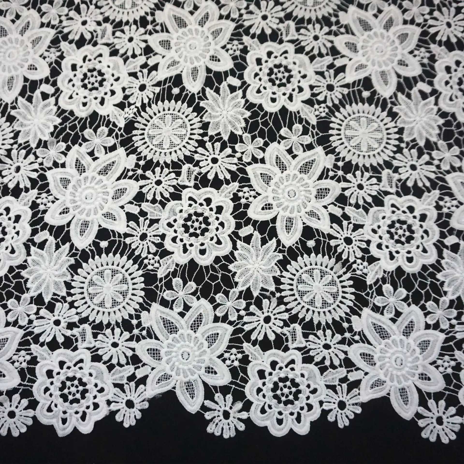 New milk silk water-soluble lace embroidered fabric, full lace fabric, clothing accessories
New milk silk water-soluble lace embroidered fabric, full lace fabric, clothing accessories