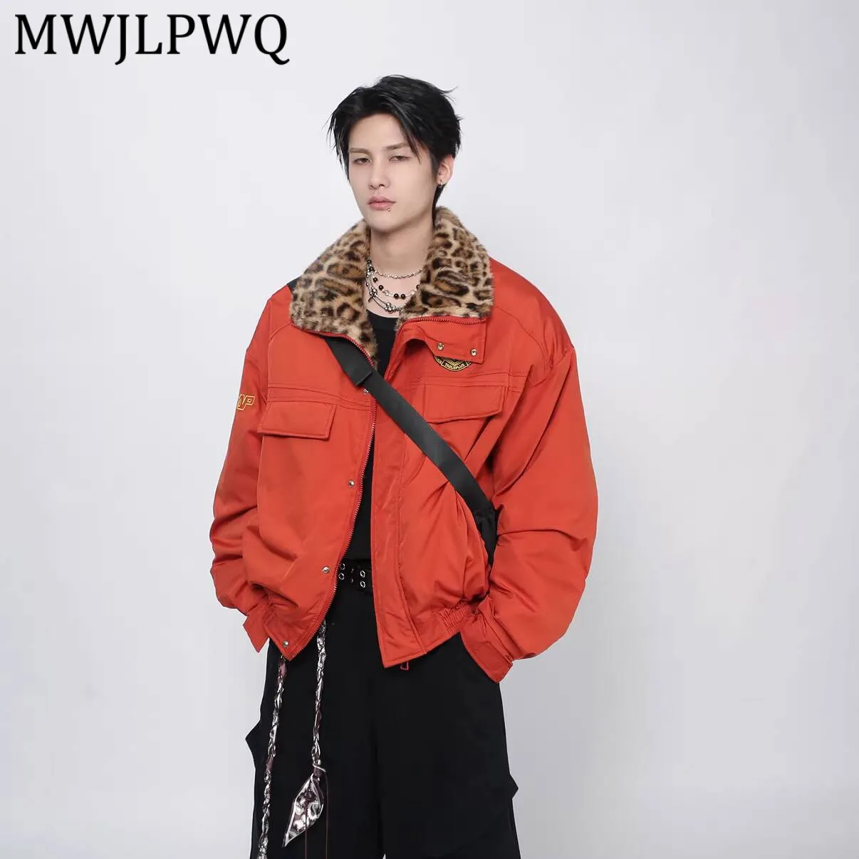 MWJLPWQ Winter Warm Design Leopard Print Plush Street Work Jacket Cotton Coat For Men Loose Fit American Style Trendy Tops 13562
MWJLPWQ Winter Warm Design Leopard Print Plush Street Work Jacket Cotton Coat For Men Loose Fit American Style Trendy Tops 13562