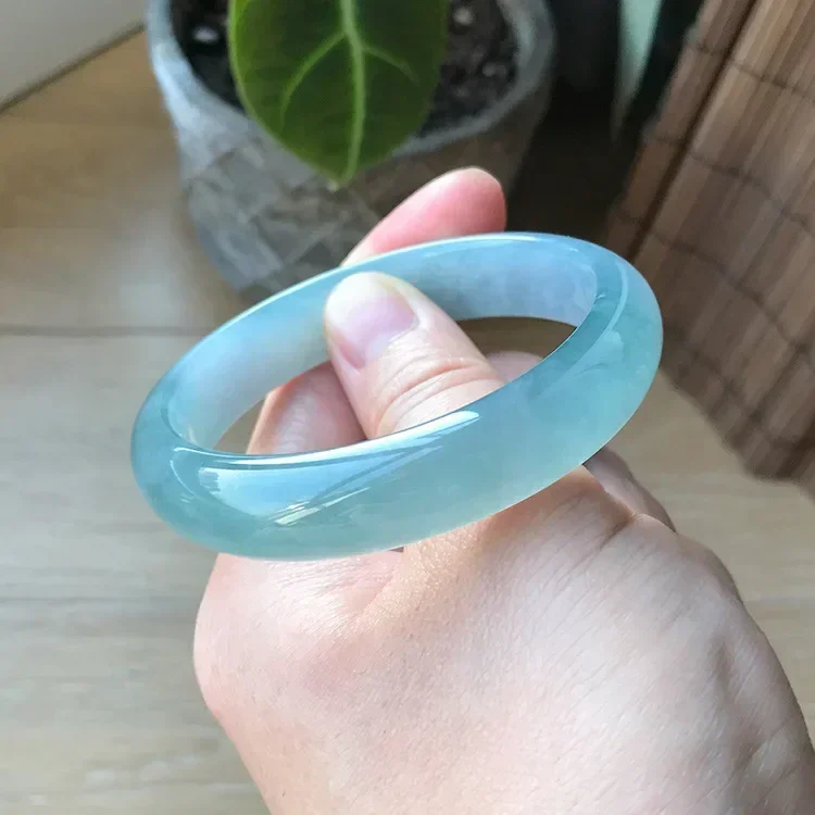 Браслет из ледяного кварцита и нефрита, темпераментные женские модели, чтобы отправить подарок с голубой водой, аквамарин, настоящий нефритовый браслет
Браслет из ледяного кварцита и нефрита, темпераментные женские модели, чтобы отправить подарок с голубой водой, аквамарин, настоящий нефритовый браслет