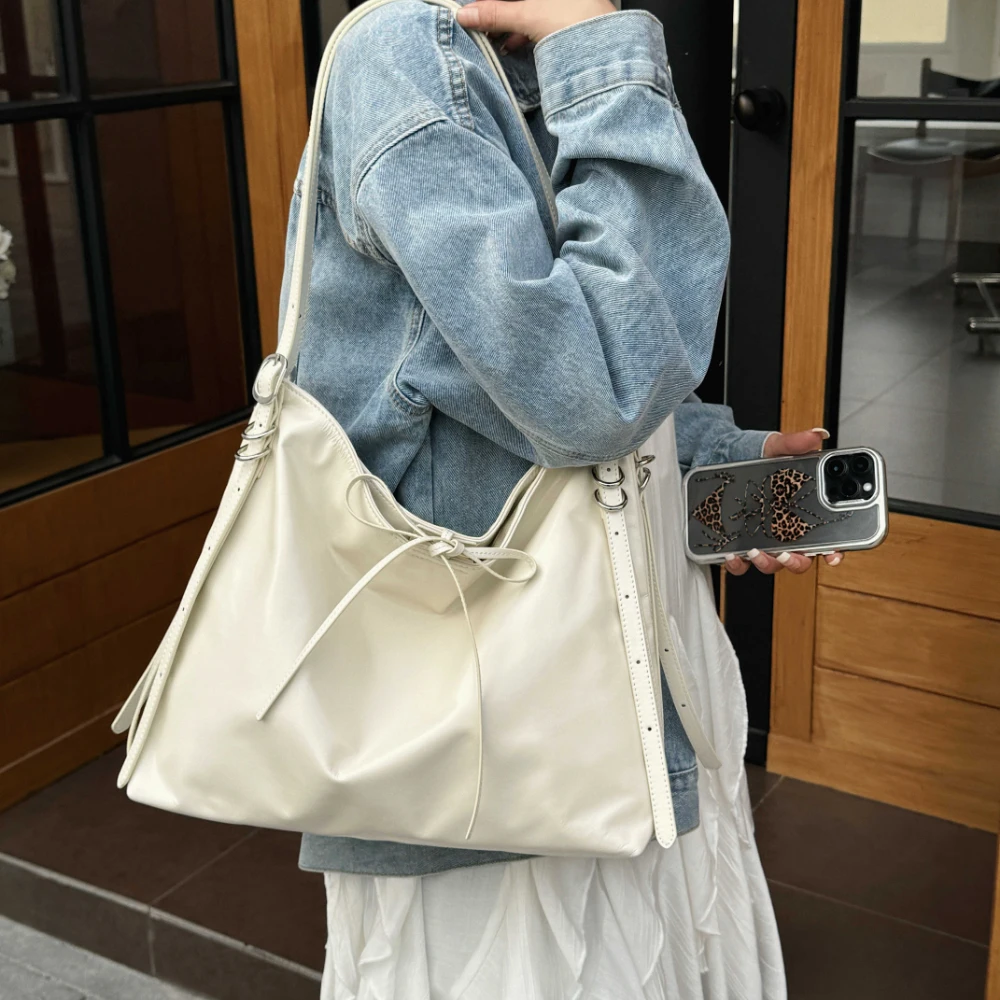 Moingsome frist layer cowhide women shoulder handbag luxury soft leather hobos bag crossbody shoulder messenger satchel 2025
Moingsome frist layer cowhide women shoulder handbag luxury soft leather hobos bag crossbody shoulder messenger satchel 2025