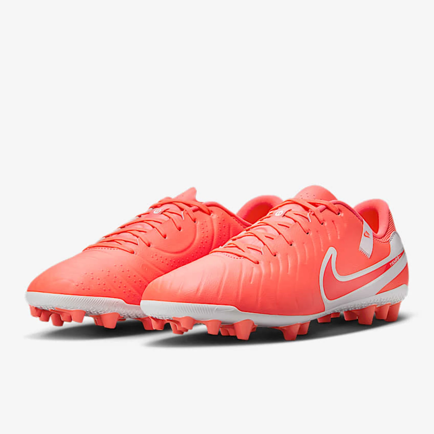 Оригинальные новые мужские легкие футбольные бутсы Nike для игры на искусственном газоне с низким вырезом и легким весом DV4340-800
Оригинальные новые мужские легкие футбольные бутсы Nike для игры на искусственном газоне с низким вырезом и легким весом DV4340-800