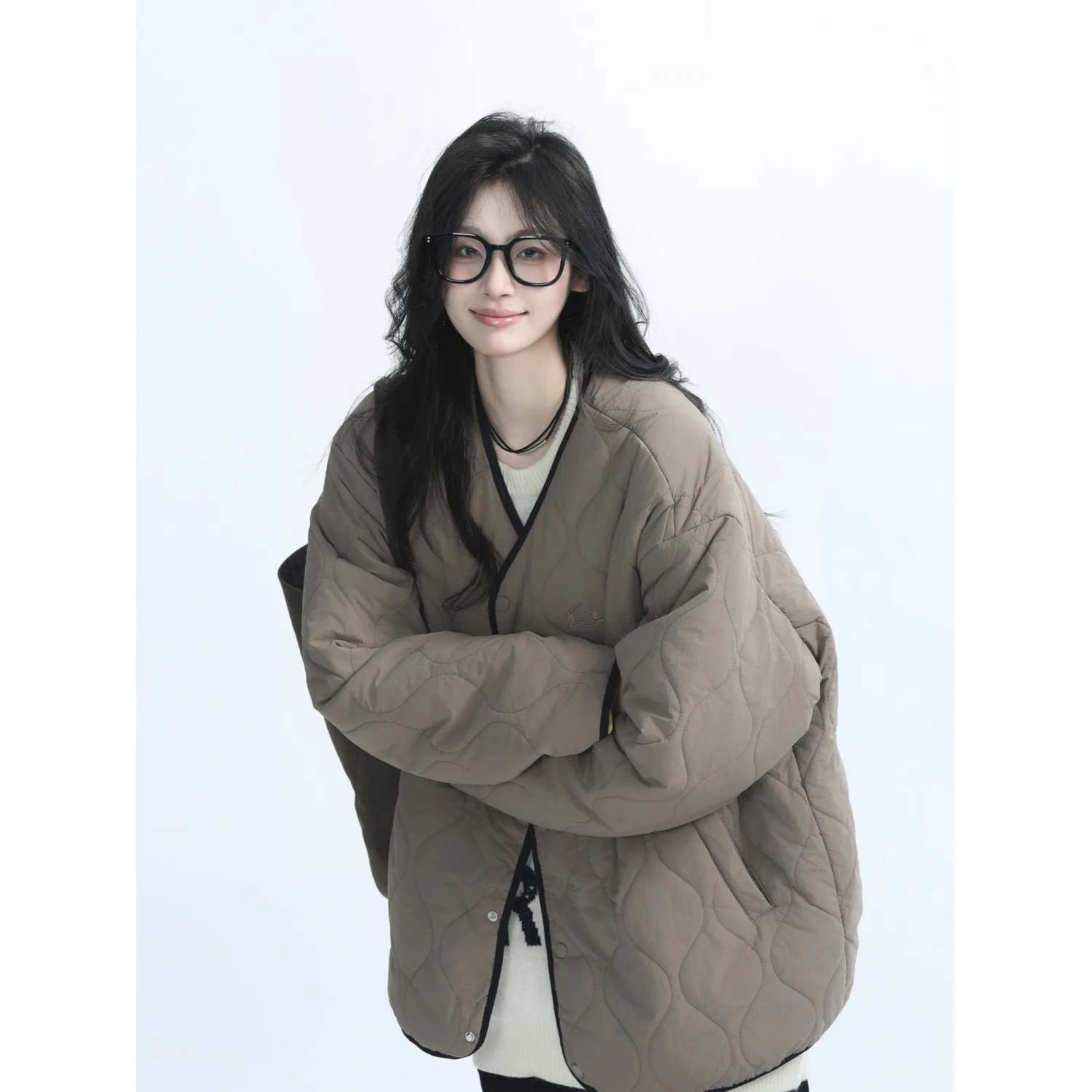 Thiened Cotton Jaet Стеганое тепло для мужчин и женщин Зимняя верхняя одежда с ромбовидным узором Молодежное длинное пальто Све
Thiened Cotton Jaet Стеганое тепло для мужчин и женщин Зимняя верхняя одежда с ромбовидным узором Молодежное длинное пальто Све