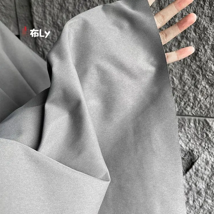 Цементно-серая ткань саржевого переплетения для рубашек, костюмов Ханьфу, платьев, брюк, пальто, дизайнерской одежды
Цементно-серая ткань саржевого переплетения для рубашек, костюмов Ханьфу, платьев, брюк, пальто, дизайнерской одежды