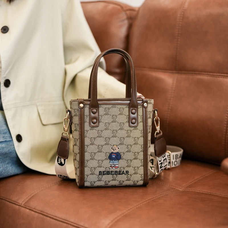 Beibaobao New Simple and Versatile Large Capacity Cartoon Handheld Canvas Bag Retro Women's Single Shoulder Crossbody Bag
Beibaobao New Simple and Versatile Large Capacity Cartoon Handheld Canvas Bag Retro Women's Single Shoulder Crossbody Bag