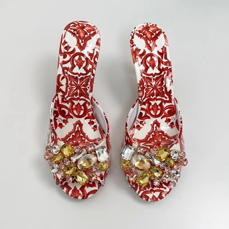 Sicilian Style Printed High-Heeled Slippers for Women Rhinestones Exposed Toes Thin Heels Sandals Plus Size 43 Muller Shoes
Sicilian Style Printed High-Heeled Slippers for Women Rhinestones Exposed Toes Thin Heels Sandals Plus Size 43 Muller Shoes