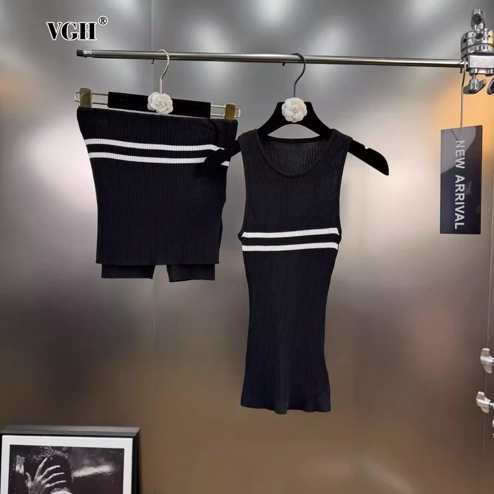 VGH Casual Sport Two Piece Set for Women Square Collar Sleeveless Striped Print Vest High Waist Knitted Shorts Skirt Suit Female
VGH Casual Sport Two Piece Set for Women Square Collar Sleeveless Striped Print Vest High Waist Knitted Shorts Skirt Suit Female