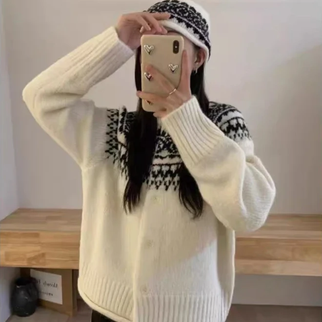 Autumn Winter single-breasted Knitted Sweater with hat casual Short Cardigan jacket Loose Crew Neck vintage print Sweaters Women
Autumn Winter single-breasted Knitted Sweater with hat casual Short Cardigan jacket Loose Crew Neck vintage print Sweaters Women