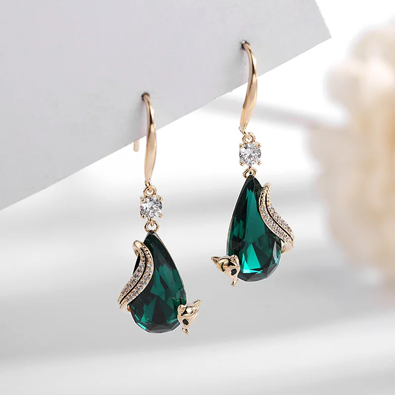 Vintage Chinese Style New Micro Pave Zircon Ear Hooks for Women Blue Crystal Personality Animal Trendy Fox Earrings
Vintage Chinese Style New Micro Pave Zircon Ear Hooks for Women Blue Crystal Personality Animal Trendy Fox Earrings
