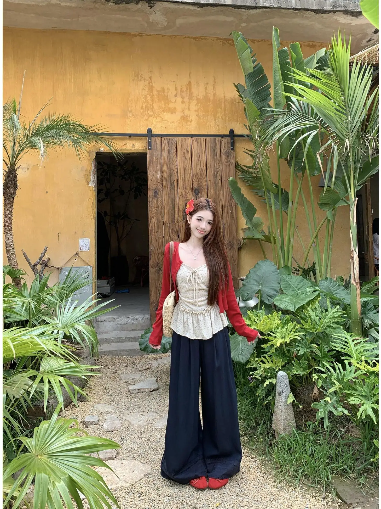 Sweet Floral Strap Vest Top Women's Long Sleeve Knitted Open Cardigan Summer New Fashion Set High Waist Floral Pattern
Sweet Floral Strap Vest Top Women's Long Sleeve Knitted Open Cardigan Summer New Fashion Set High Waist Floral Pattern