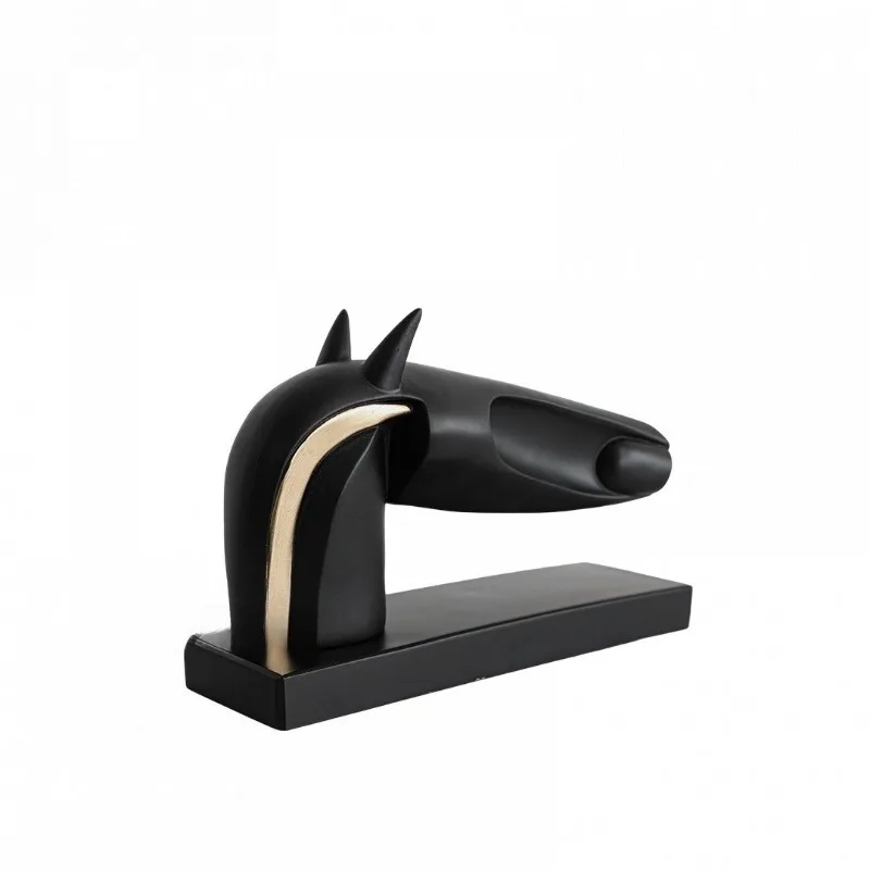 Advanced sense of creativity and simplicity, living room horse head ornament, wine cabinet office decoration resin
Advanced sense of creativity and simplicity, living room horse head ornament, wine cabinet office decoration resin