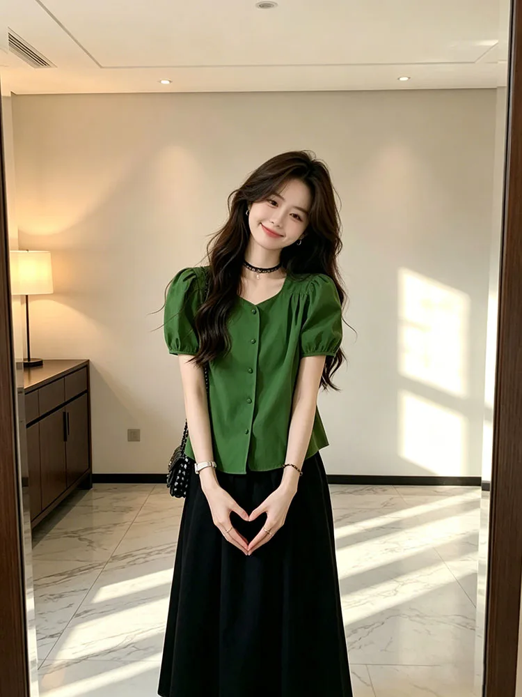 Casual Versatile Bubble Sleeve Shirt Women's Fashionable Slimming Top Summer New Arrival Elegant Design Sense European Korean...
Casual Versatile Bubble Sleeve Shirt Women's Fashionable Slimming Top Summer New Arrival Elegant Design Sense European Korean...
