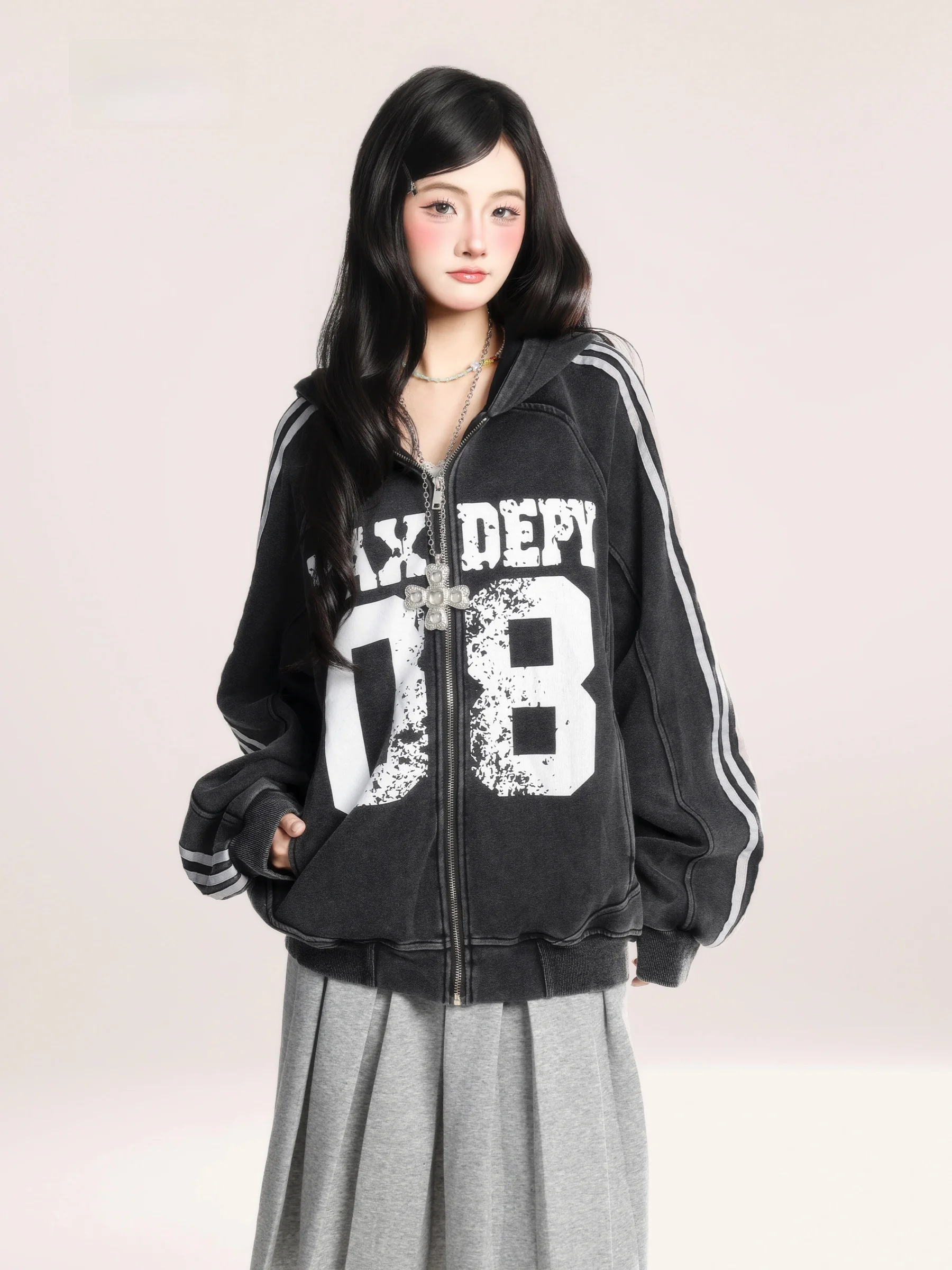 Женская толстовка HM в американском ретро-стиле с полосками, свободного кроя, весенняя новинка, повседневный кардиган в стиле Spicy Girl, модная верхняя одежда
Женская толстовка HM в американском ретро-стиле с полосками, свободного кроя, весенняя новинка, повседневный кардиган в стиле Spicy Girl, модная верхняя одежда