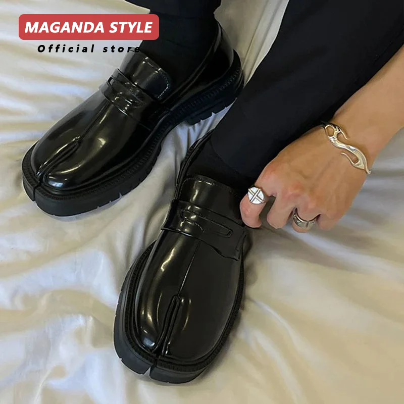 MagandaTabi shoes for men leather shiny surface British style plus size loafers for both men and women unisex split toe shoes
MagandaTabi shoes for men leather shiny surface British style plus size loafers for both men and women unisex split toe shoes