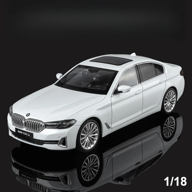 1:18 530Li Luxury Sedan Simulation DieCasting Alloy Car Model Art Deco Collection Toy Gift
1:18 530Li Luxury Sedan Simulation DieCasting Alloy Car Model Art Deco Collection Toy Gift