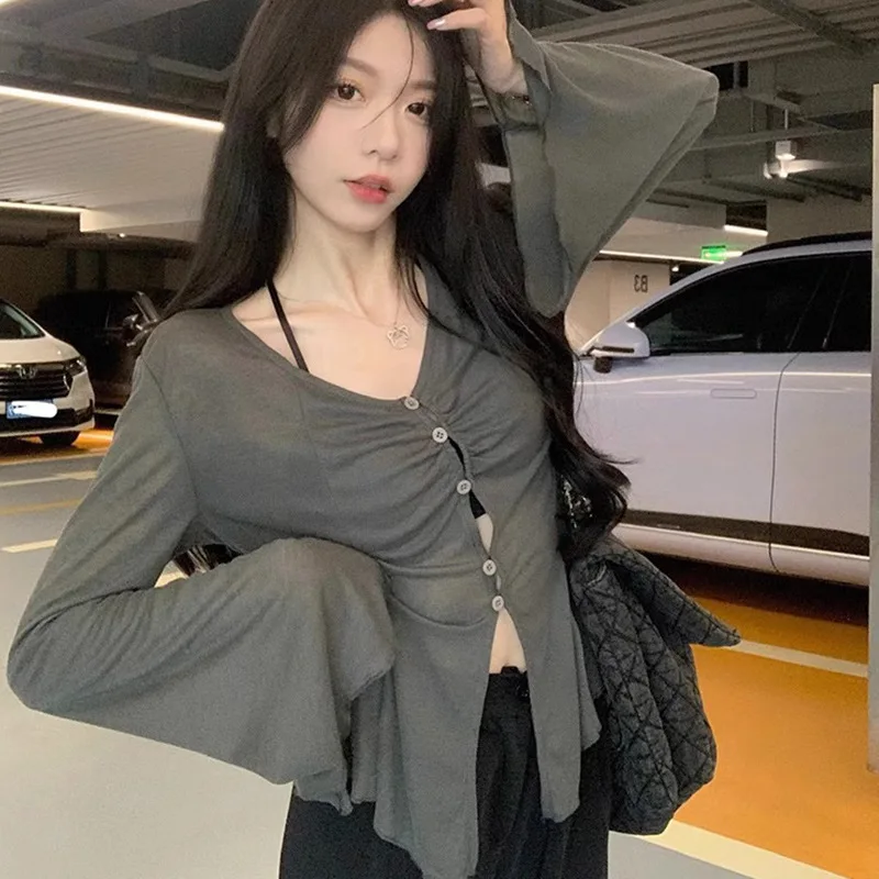 See Through Sun Protection Women Shirts Flare Sleeve Harajuku Blouse Fairy Sweet Y2k Aesthetic Single Breasted Pleated Blusas
See Through Sun Protection Women Shirts Flare Sleeve Harajuku Blouse Fairy Sweet Y2k Aesthetic Single Breasted Pleated Blusas
