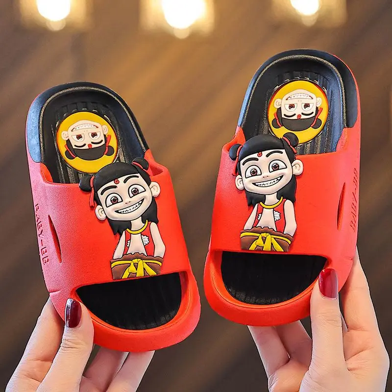 Новые периферийные устройства в стиле аниме Kawaii Ne Zha Aobing Nezha, сандалии с героями мультфильмов, домашние нескользящие тапочки, подарок на день рождения
Новые периферийные устройства в стиле аниме Kawaii Ne Zha Aobing Nezha, сандалии с героями мультфильмов, домашние нескользящие тапочки, подарок на день рождения