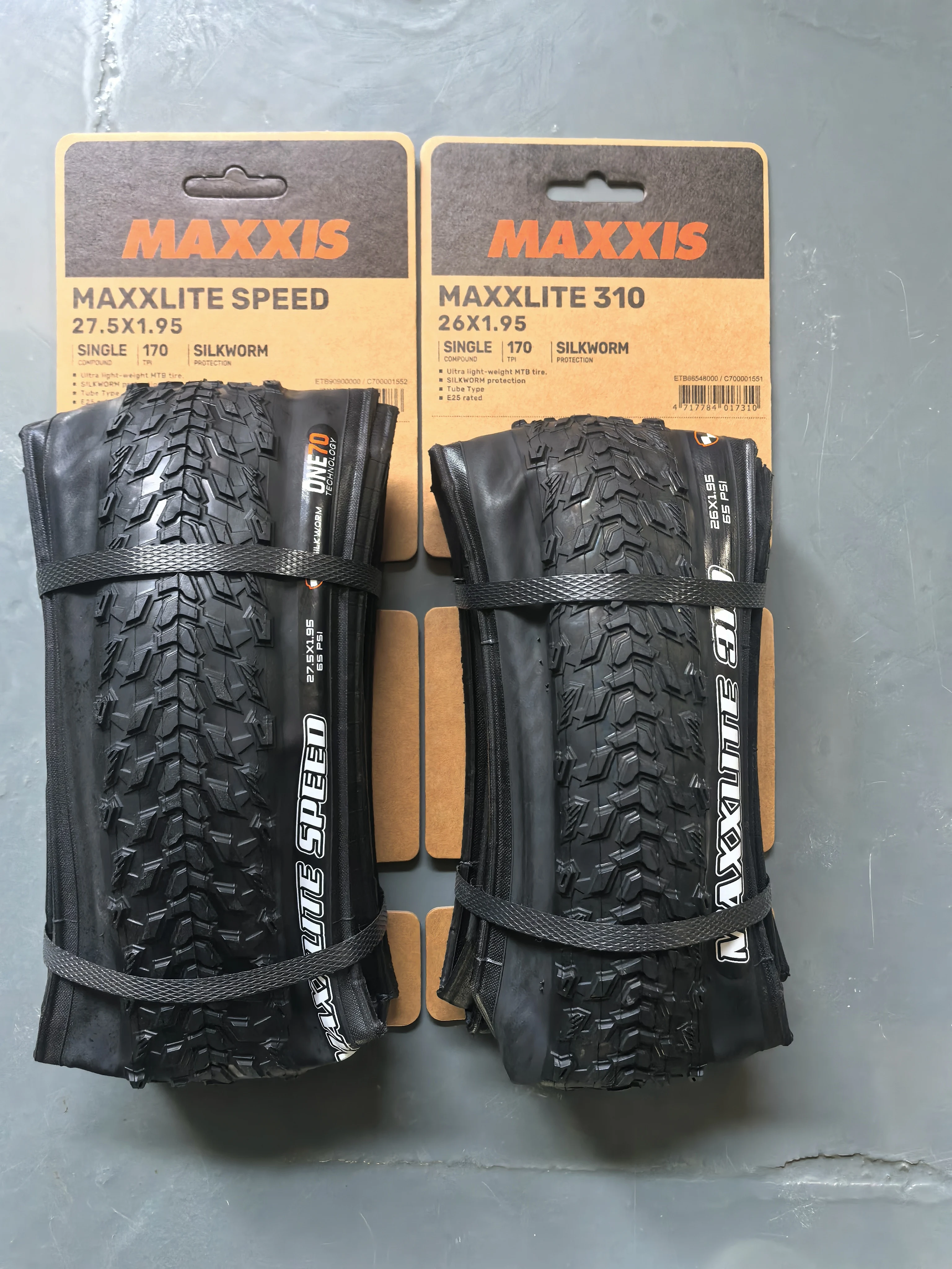 MAXXIS MAXXLITE M310 26x1.95/M324 29x2.0/M340 27.5x1.95 Mountain Bike Tires Race Grade Ultra Lightweight Mountain Bicycle Tires
MAXXIS MAXXLITE M310 26x1.95/M324 29x2.0/M340 27.5x1.95 Mountain Bike Tires Race Grade Ultra Lightweight Mountain Bicycle Tires