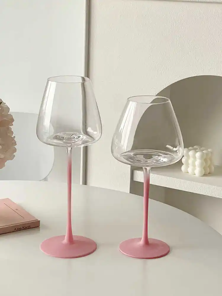 800ml Large Capacity Pink Goblet Glasses For Home Use High-end Glass Champagne Glasses White Wine Red Wine Glasses
800ml Large Capacity Pink Goblet Glasses For Home Use High-end Glass Champagne Glasses White Wine Red Wine Glasses