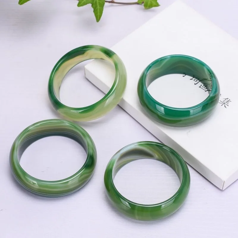 Natural Emerald Green Chalcedony Agate Bracelet Women's, Classic Ethnic Style Jade Bracelet
Natural Emerald Green Chalcedony Agate Bracelet Women's, Classic Ethnic Style Jade Bracelet