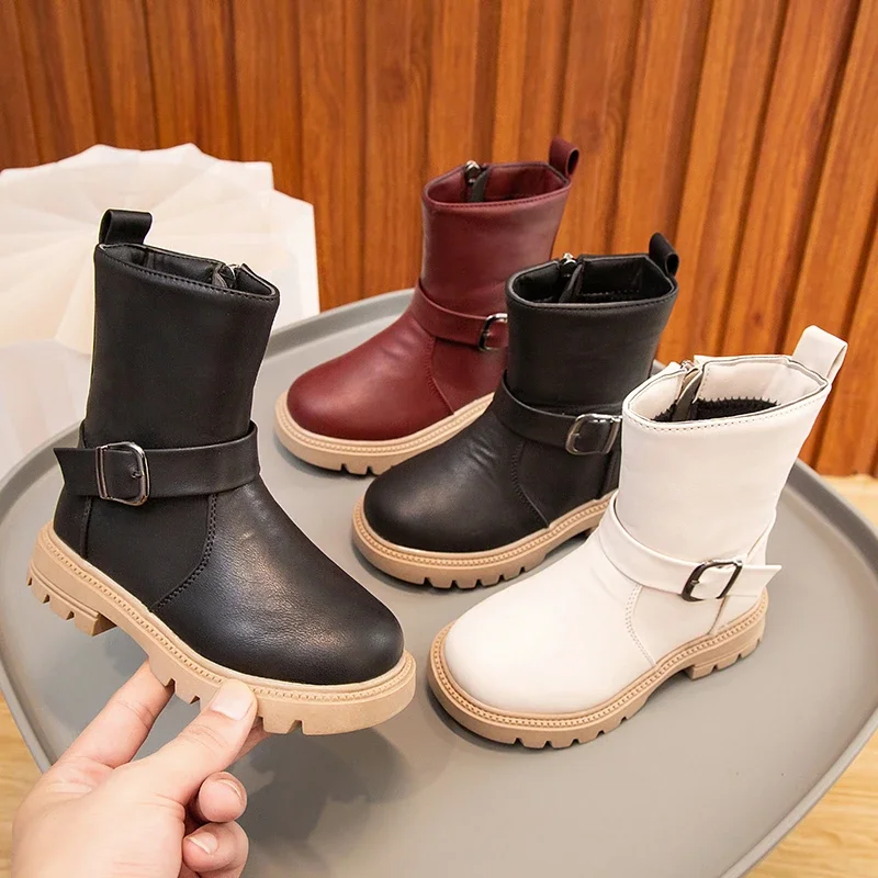 2024 Girls Boots Solid Color Buckle Cool Side Zipper Kids Shoes Fashion Non-slip Princess Britain Style Children Mid-calf Boots
2024 Girls Boots Solid Color Buckle Cool Side Zipper Kids Shoes Fashion Non-slip Princess Britain Style Children Mid-calf Boots