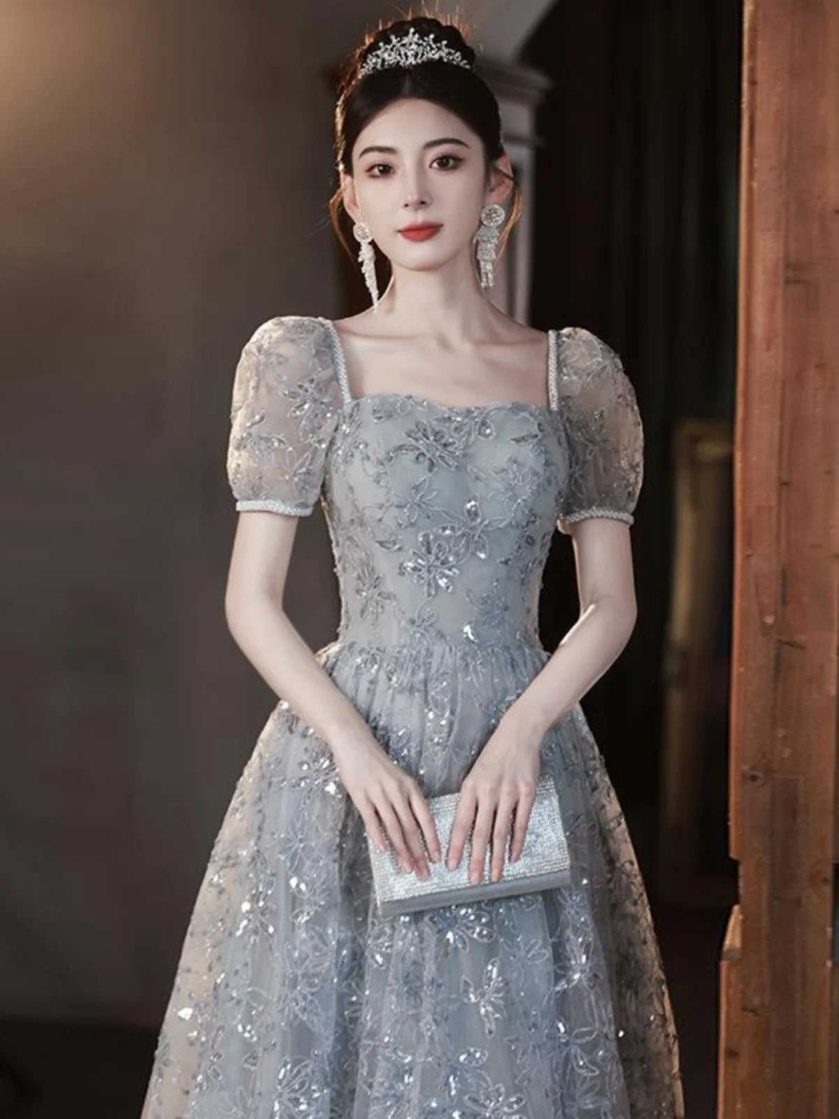 Элегантное вечернее платье Ele Princ Sle для женщин: роскошное бальное платье в пол для дня рождения и торжеств
Элегантное вечернее платье Ele Princ Sle для женщин: роскошное бальное платье в пол для дня рождения и торжеств