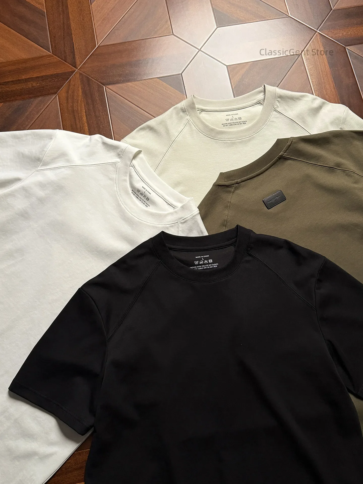 Simple and not dull, 100-wear and not greasy 240g short-sleeved T-shirt, refreshing and minimalist half-sleeved for commuting
Simple and not dull, 100-wear and not greasy 240g short-sleeved T-shirt, refreshing and minimalist half-sleeved for commuting