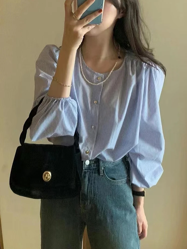 Ele Women's Striped irt Long Sve round Ne Button up Faionable Polyester Fiber Loose Fit Spring Season Casual Wear
Ele Women's Striped irt Long Sve round Ne Button up Faionable Polyester Fiber Loose Fit Spring Season Casual Wear