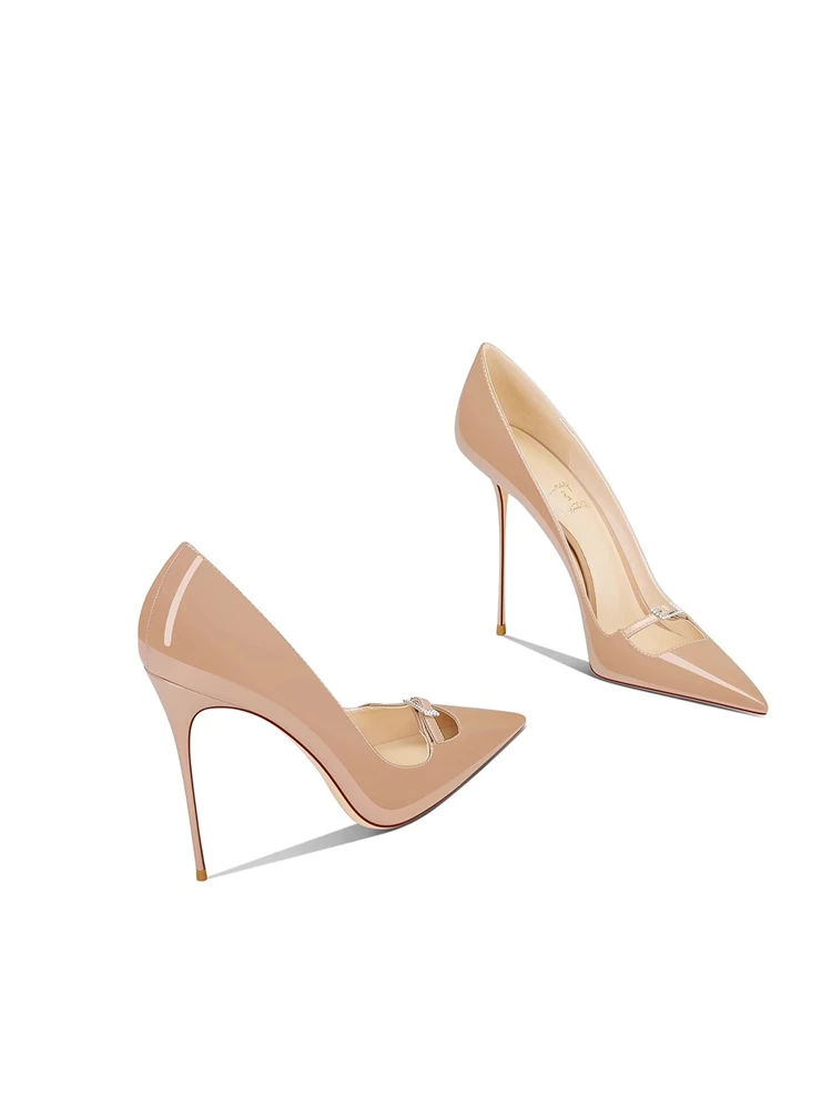 Spring and summer new pointed shallow leather buckle low-heeled shoes thin high-heeled banquet large size small size women shoes
Spring and summer new pointed shallow leather buckle low-heeled shoes thin high-heeled banquet large size small size women shoes