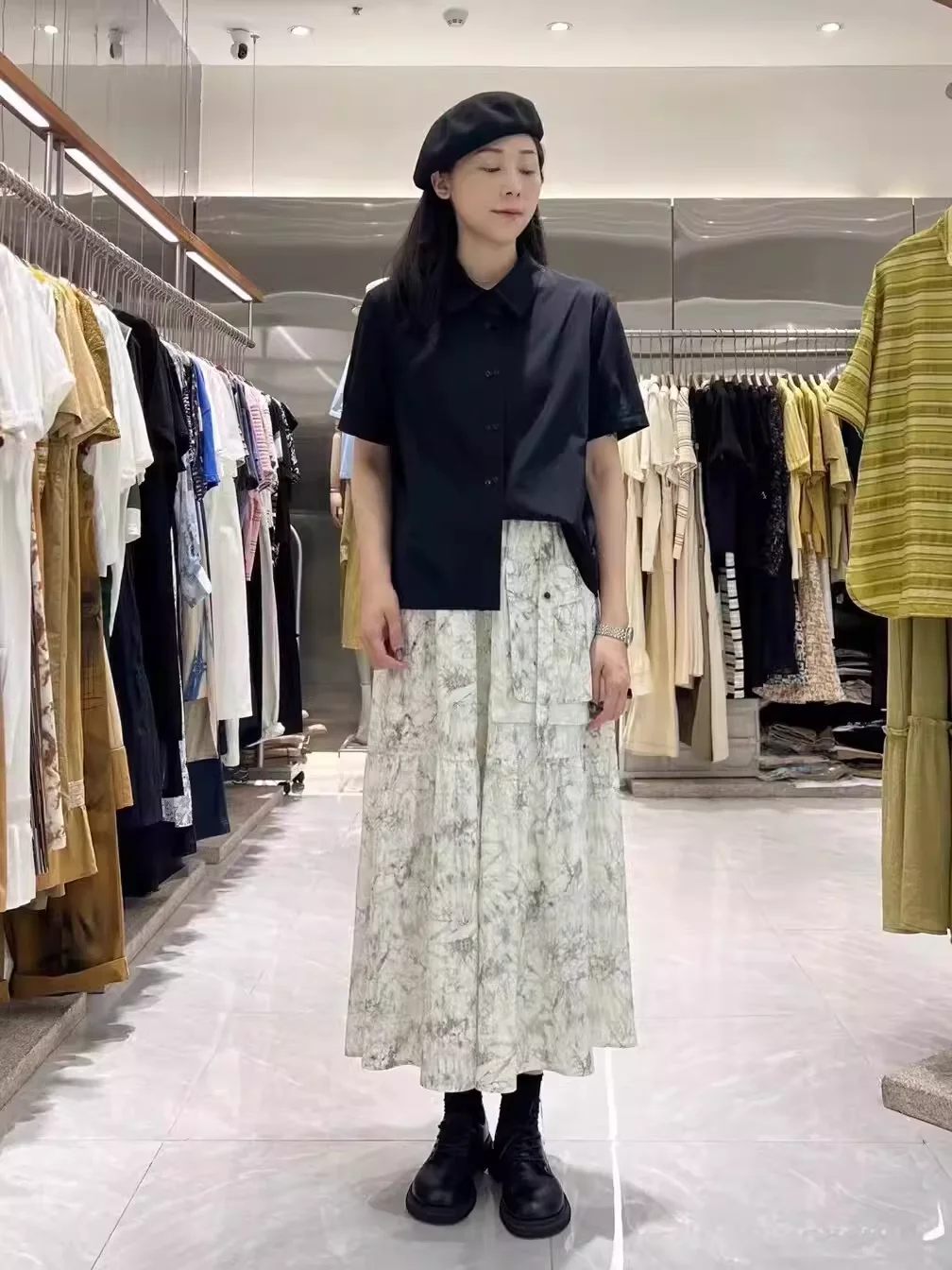 Новая женская летняя блузка TheLAN в корейском стиле с двойной пуговицей, создающая ощущение роскоши
Новая женская летняя блузка TheLAN в корейском стиле с двойной пуговицей, создающая ощущение роскоши