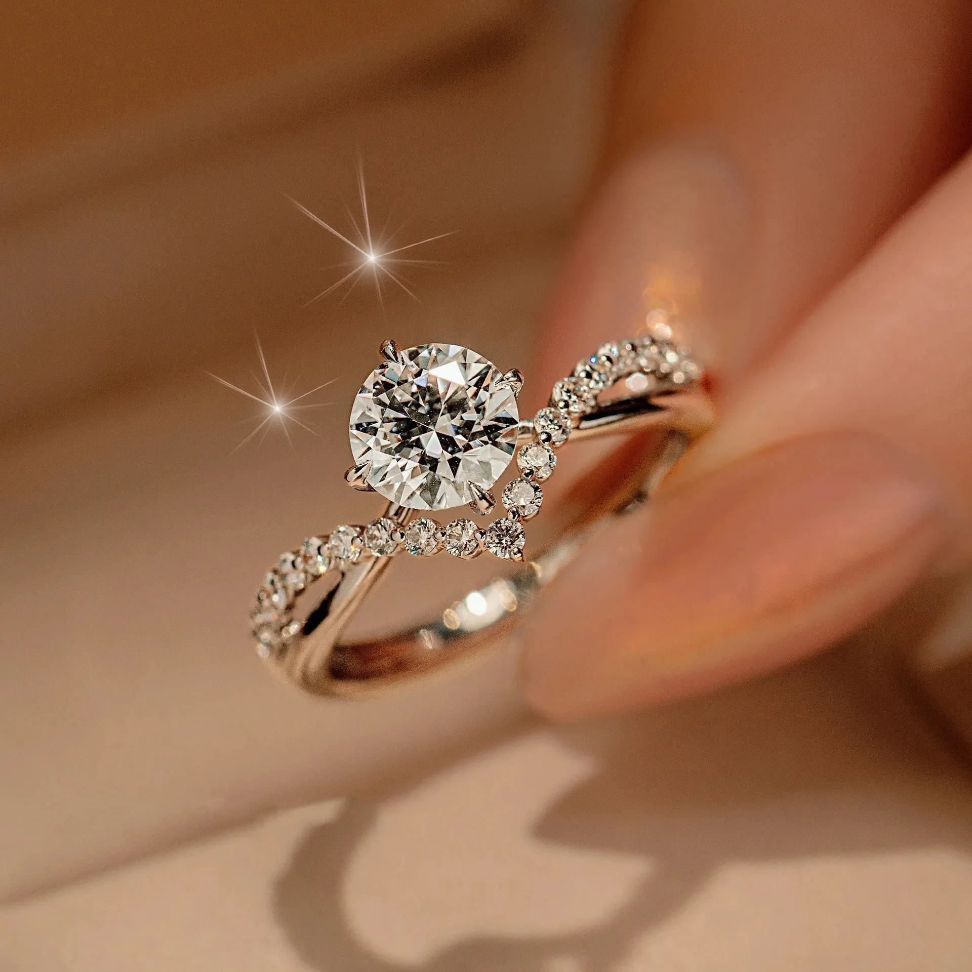 RAPRGOLD GRA Certified D VVS1 Moissanite Classic Engagement Rings Real 925 Sterling Silver for Women Wedding Fine Jewelry Gifts
RAPRGOLD GRA Certified D VVS1 Moissanite Classic Engagement Rings Real 925 Sterling Silver for Women Wedding Fine Jewelry Gifts