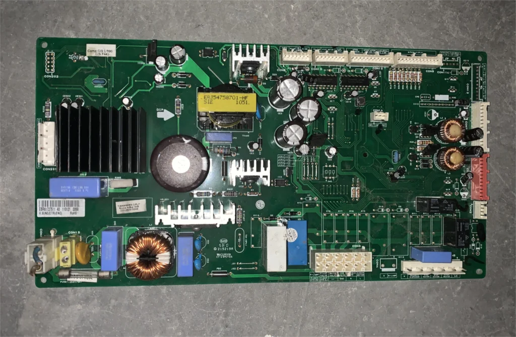 GR-C2075THE EBR61727511 test ok circuit board motherboard
GR-C2075THE EBR61727511 test ok circuit board motherboard