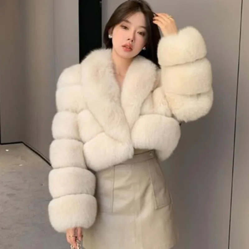 2025 Winter Women's Faux Fur Thick Jacket Cropped Short Big Collar High Waist Faux Fur Coat Winter Outwear Faux Fur Coats Tops
2025 Winter Women's Faux Fur Thick Jacket Cropped Short Big Collar High Waist Faux Fur Coat Winter Outwear Faux Fur Coats Tops