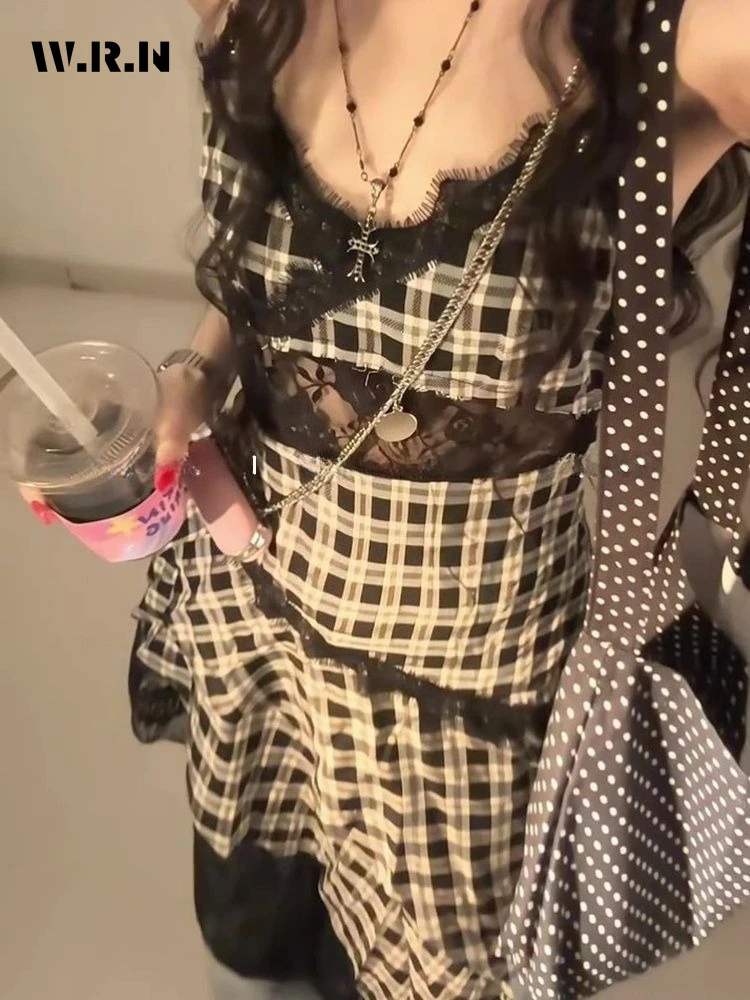 Women Casual Round Neck Sexy Slim Fit Suspender Dresses 2025 Summer High Street Sexy High Waist Lace Plaid Patchwork Dress
Women Casual Round Neck Sexy Slim Fit Suspender Dresses 2025 Summer High Street Sexy High Waist Lace Plaid Patchwork Dress