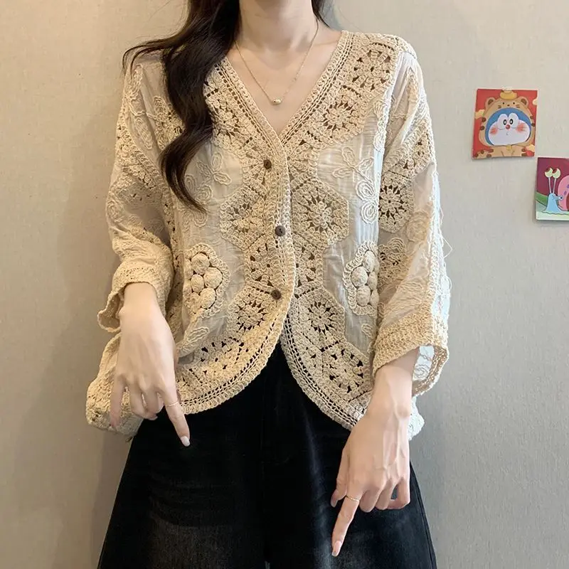 French Crochet Hollow V-neck Knitted Cardigan for Women's Spring and Summer Temperament Blouse Top
French Crochet Hollow V-neck Knitted Cardigan for Women's Spring and Summer Temperament Blouse Top