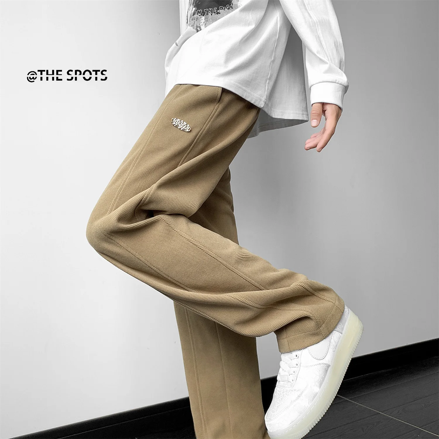 American Retro Men's Straight Leg Casual Trousers Spring Autumn New Sle Drape Loose Wide Leg Pants Sweatpants
American Retro Men's Straight Leg Casual Trousers Spring Autumn New Sle Drape Loose Wide Leg Pants Sweatpants