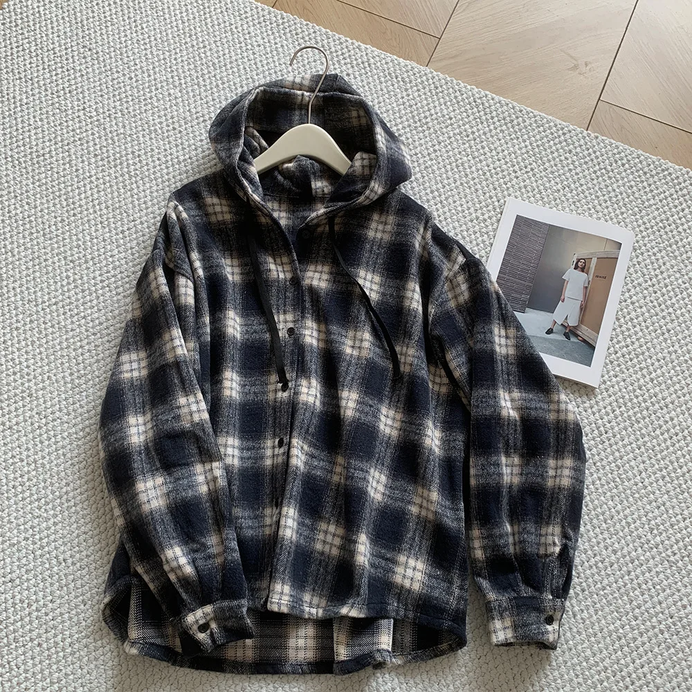 Korean Style Plaid Hooded Blouse For Women Autumn Winter Loose All Match Top Daily Single Breasted commuting Long Sleeved Coats
Korean Style Plaid Hooded Blouse For Women Autumn Winter Loose All Match Top Daily Single Breasted commuting Long Sleeved Coats