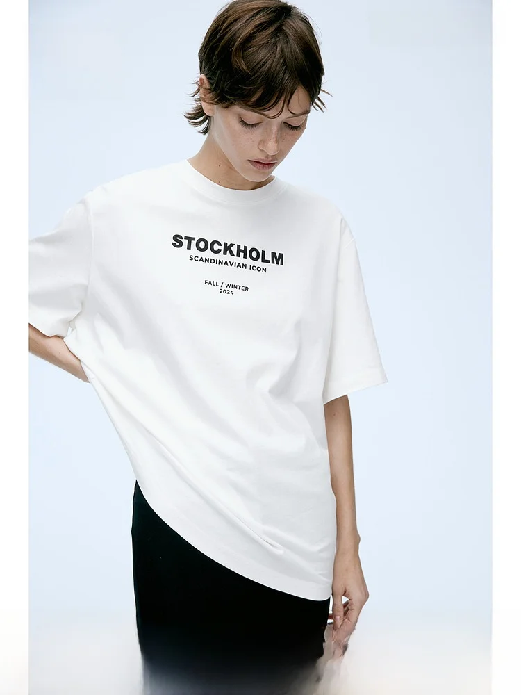 Футболка H&M женская летняя с принтом, больших размеров, с коротким рукавом, стандартной длины, 100% хлопок, повседневная, модная, в уличном стиле
Футболка H&M женская летняя с принтом, больших размеров, с коротким рукавом, стандартной длины, 100% хлопок, повседневная, модная, в уличном стиле