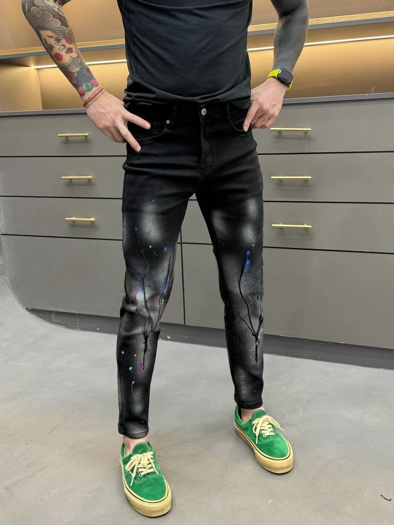 Spring 2026 Faion Men's Slim Fit Straight Leg Jeans Printed Patchwork Casual Trousers mid Waist Zipper ket Denim Pants
Spring 2026 Faion Men's Slim Fit Straight Leg Jeans Printed Patchwork Casual Trousers mid Waist Zipper ket Denim Pants