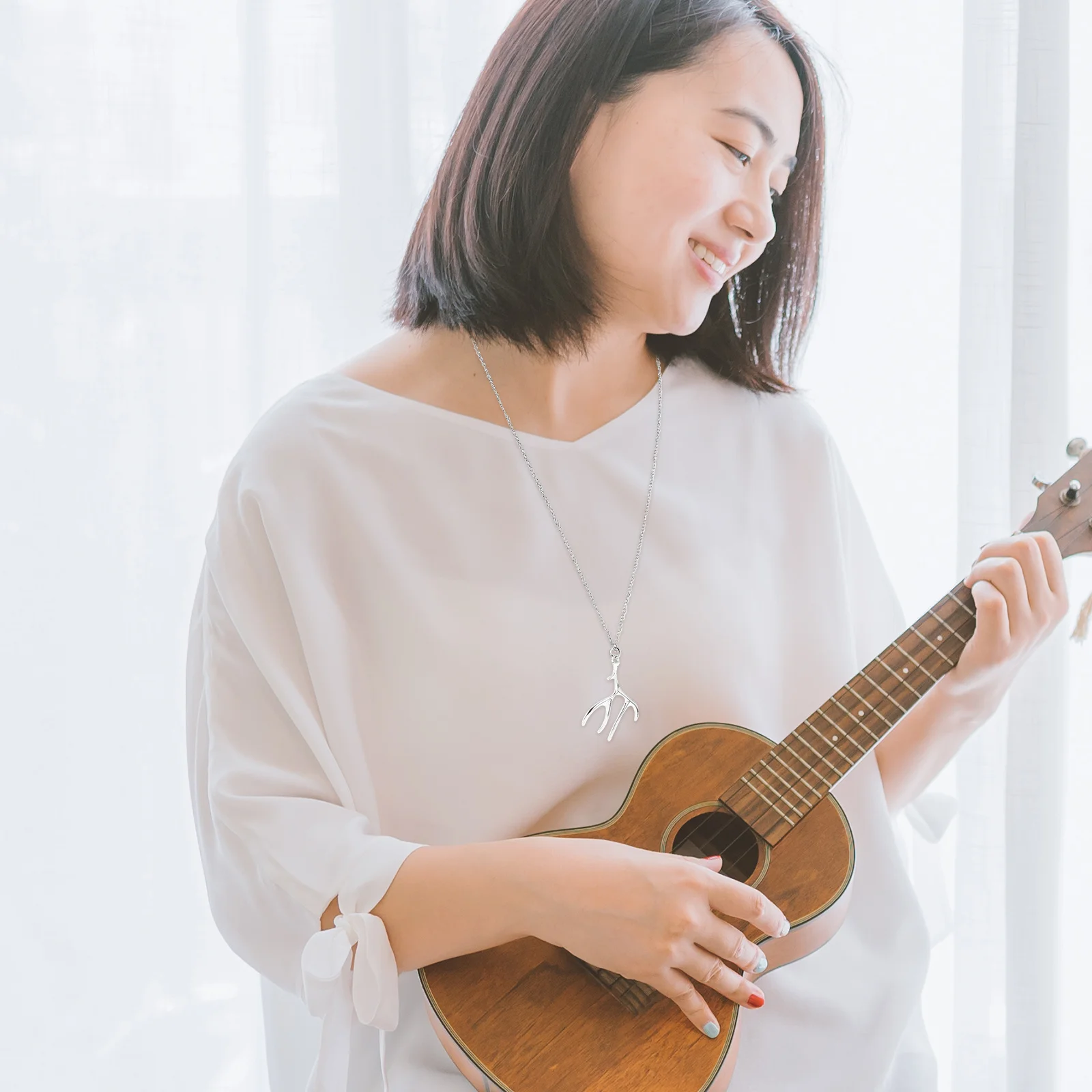 1Pair Antler Earrings Alloy Christmas Jewelry Creative Deer Horn Design Xmas Party Jewelry Gift for Women Antler Earrings
1Pair Antler Earrings Alloy Christmas Jewelry Creative Deer Horn Design Xmas Party Jewelry Gift for Women Antler Earrings