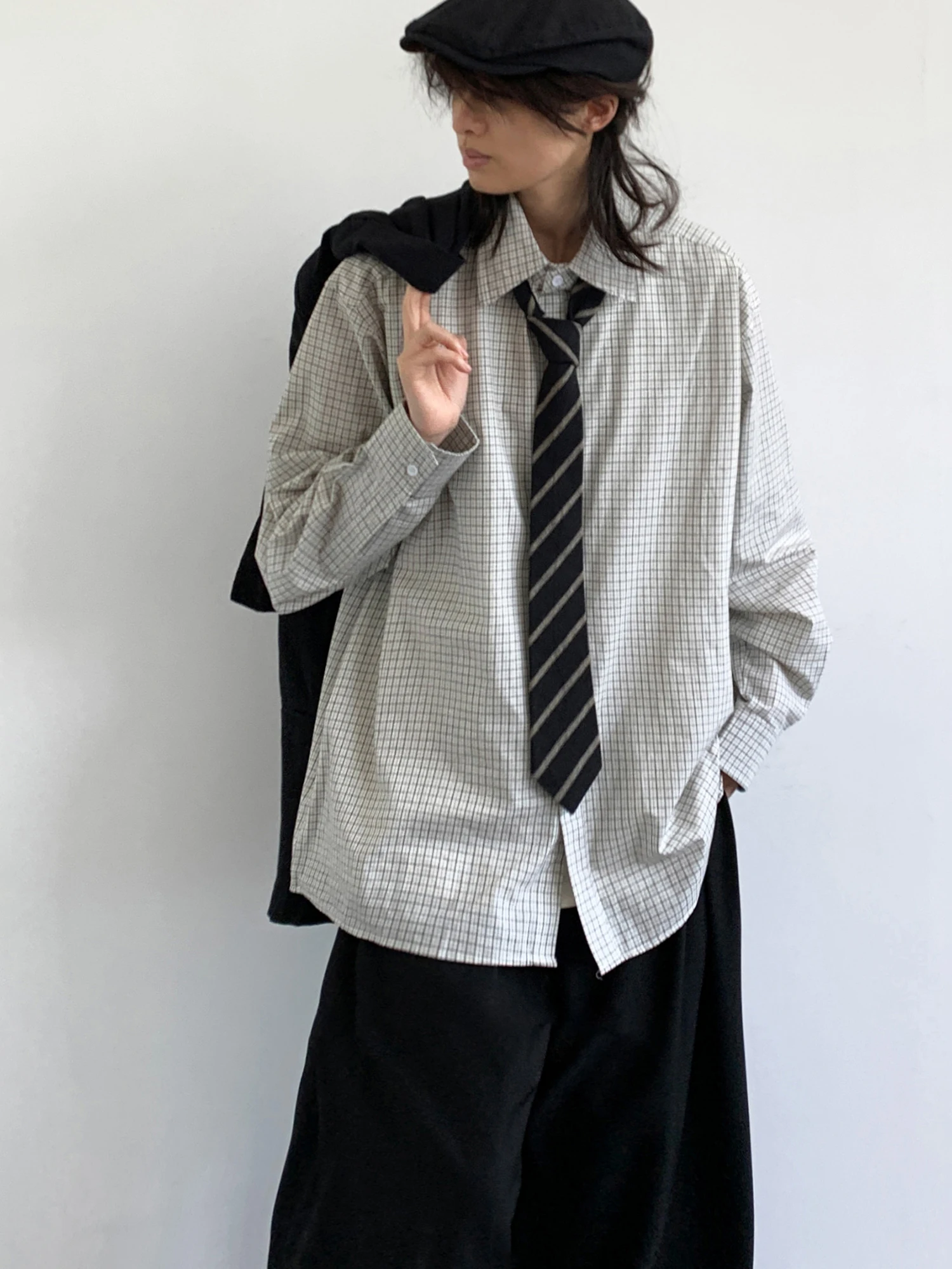 Cleanfit 2025 New Retro Bla White Plaid Long Sve Loose Casual Men's irt Versatile Polyester Fiber Daily Wear
Cleanfit 2025 New Retro Bla White Plaid Long Sve Loose Casual Men's irt Versatile Polyester Fiber Daily Wear